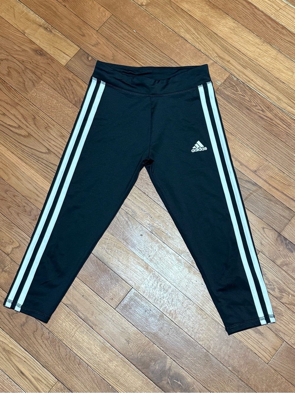 Adidas regular fit girls size S 7/8